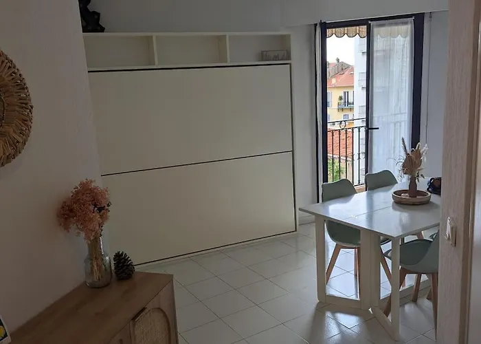 T2 Ouvert A 5 Min Des Plages, Au Calme, Avec Balcon Et Garage Apartmán