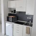 Διαμέρισμα T2 Ouvert A 5 Min Des Plages, Au Calme, Avec Balcon Et Garage Μεντόν
