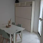 T2 Ouvert A 5 Min Des Plages, Au Calme, Avec Balcon Et Garage * Μεντόν