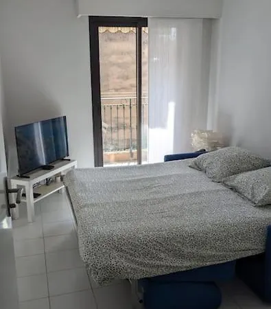 דירה T2 Ouvert A 5 Min Des Plages, Au Calme, Avec Balcon Et Garage *