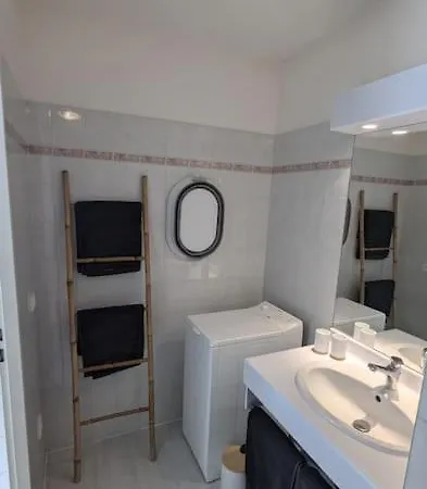 דירה T2 Ouvert A 5 Min Des Plages, Au Calme, Avec Balcon Et Garage