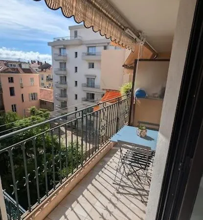 T2 Ouvert A 5 Min Des Plages, Au Calme, Avec Balcon Et Garage * מנטון