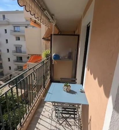 T2 Ouvert A 5 Min Des Plages, Au Calme, Avec Balcon Et Garage