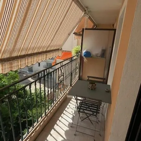Appartement T2 Ouvert à 5 Min Des Plages, Au Calme, Avec Balcon Et Garage Menton
