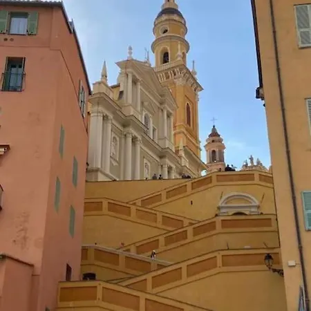 T2 Ouvert A 5 Min Des Plages, Au Calme, Avec Balcon Et Garage דירה מנטון